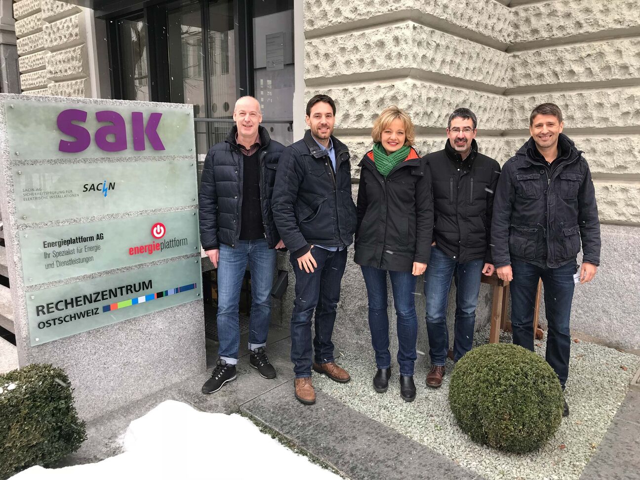 Das Projektteam: Ralf Deiss (IT), Fabian Hug (Fachbereichsverantwortlicher HIK), Sybille Enzler (Projektleitung), Hanspeter Zürcher (IT), Gerry Torda (transformIT AG)
