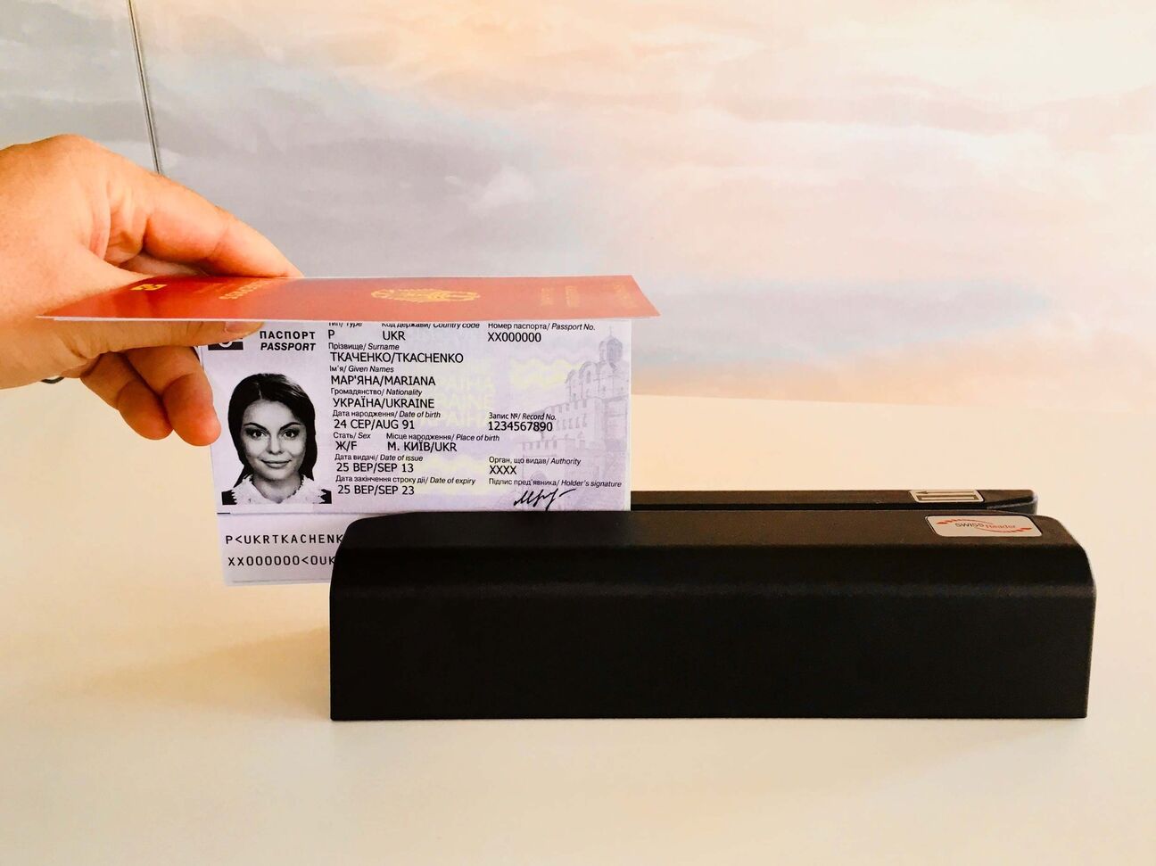 Lecteur de pièces d’identité «SwissReader»